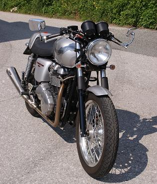 Triumph 900 Thruxton